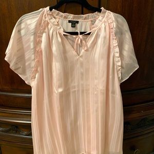 Ann Taylor 🦋 Soft pink blouse 🦋